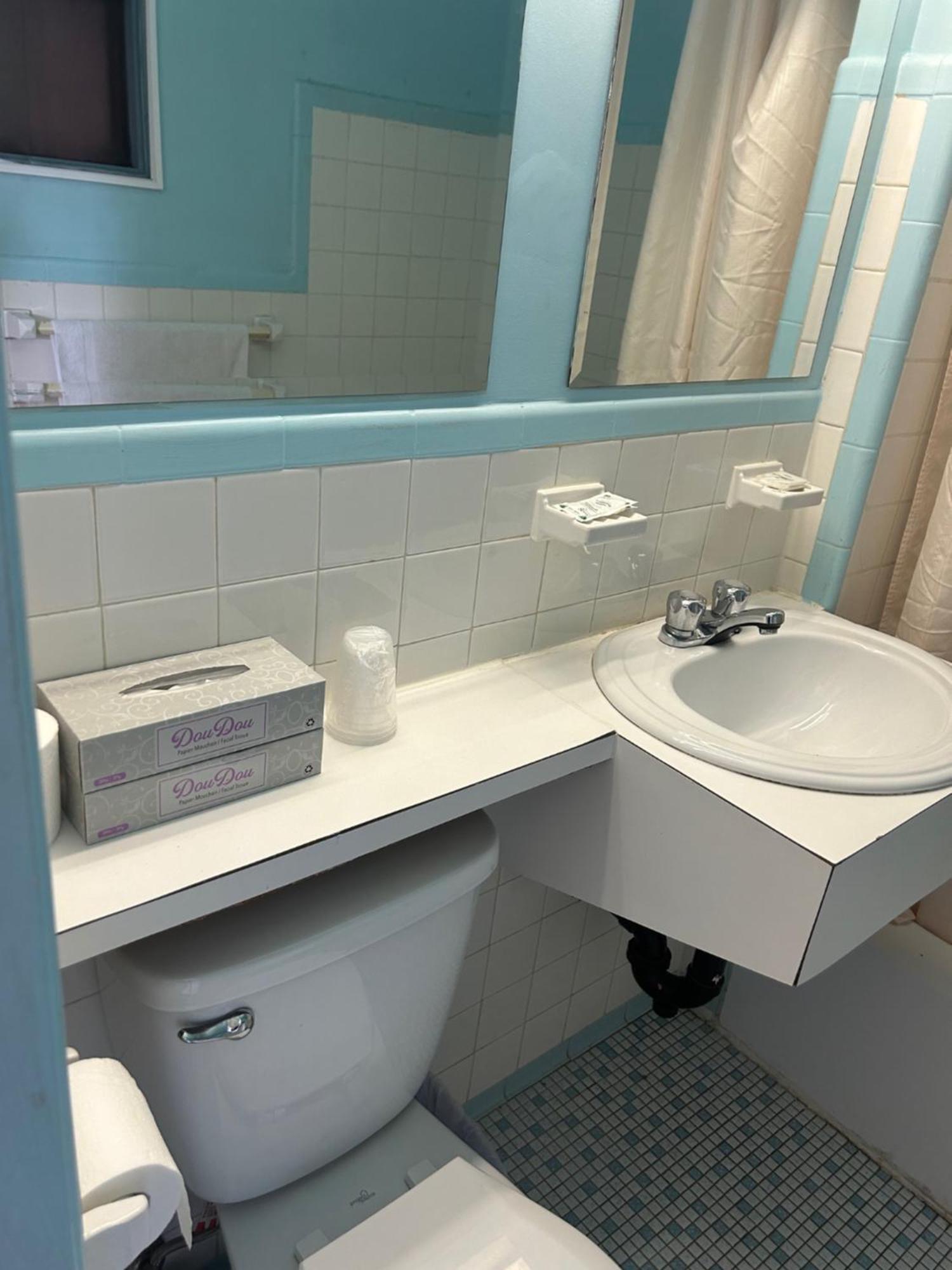 Motel R-100 Longueuil Zewnętrze zdjęcie